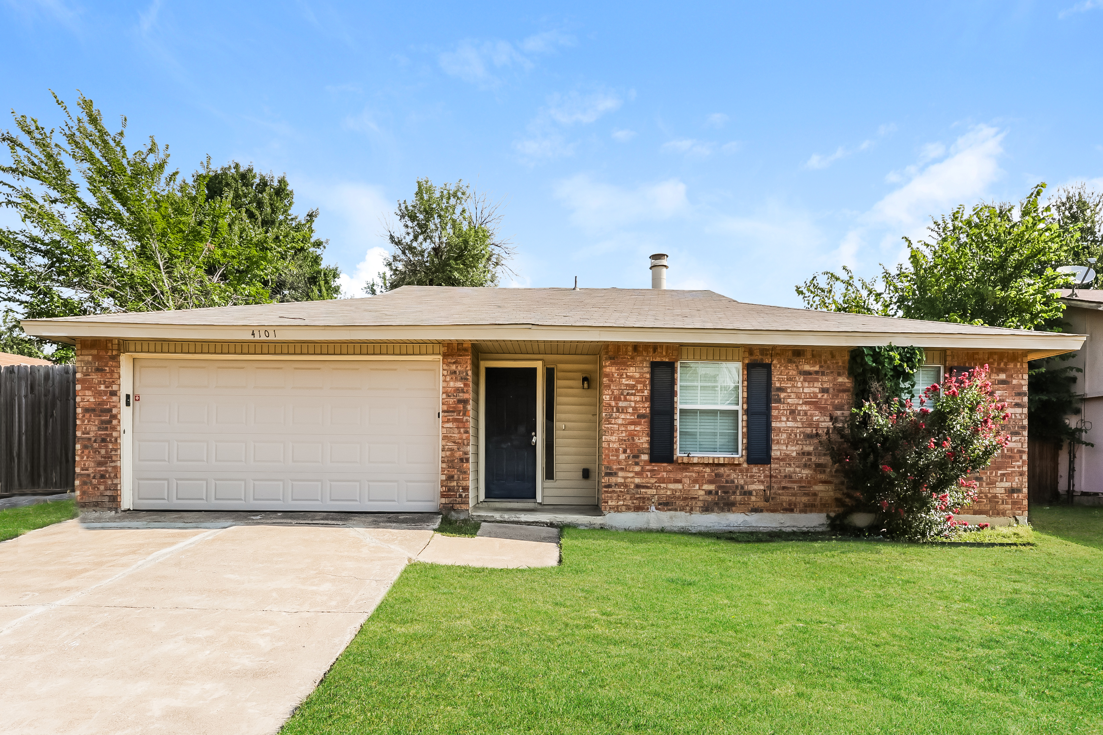 4101 Brookmoor Dr Arlington, TX 76016